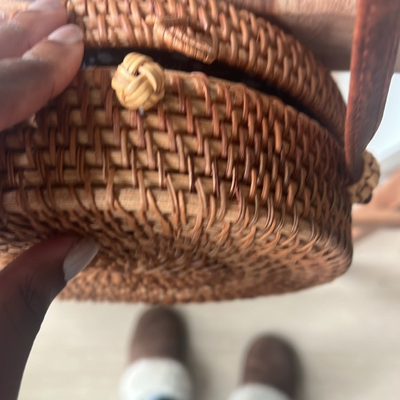 Woven round straw bag - Picture 7 of 8